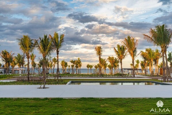 Piscine intérieure, piscine extérieure