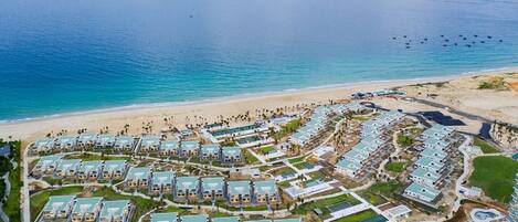 På stranden og strandhåndklær