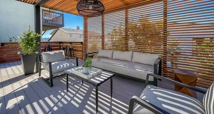 Cozy 2 Bedroom Beach Town Getaway Cottage