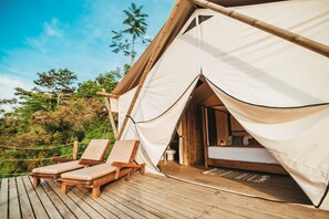 Lều Cao cấp | Minibar, trang trí khác biệt, trang bị nội thất với thiết kế riêng biệt 