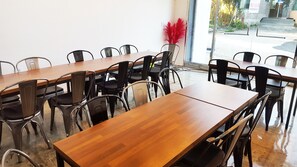 Daily English breakfast (KRW 3000 per person)