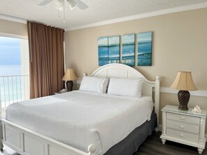 1 bedroom, iron/ironing board, WiFi, bed sheets - Long beach resort - Beachfront - Self check-in - Optional beach services (Panama City Beach)