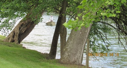 Don's Den Riverfront cabin on the South Holston River