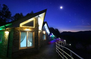 Exterior detail - Star Jari Pension (Jeongseon)