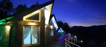 スター ジャリ ペンション