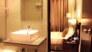 Quarto casal ou duplo luxo, para não fumantes, vista para o lago | Banheiro