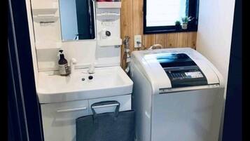 Plum Ark Apartment 205 | Laundry