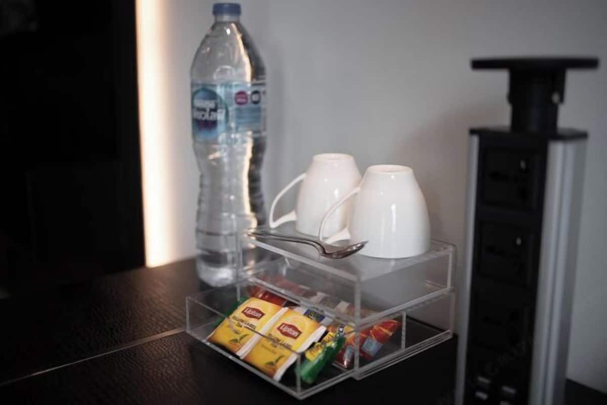 1 bedroom, blackout drapes, free WiFi, bed sheets
