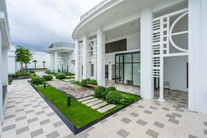 行政公寓, 2 間臥室, 城市景 | 庭園景