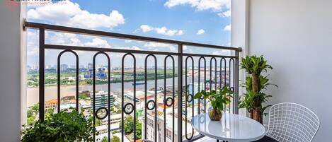 Luxury Apartment | Egyptian cotton sheets, premium bedding, memory foam beds