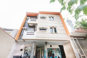 Front of property - OYO 1435 Residence 446 (Jakarta)