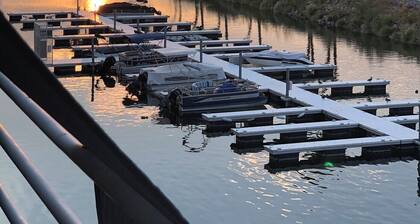 Colorado River water front oasis