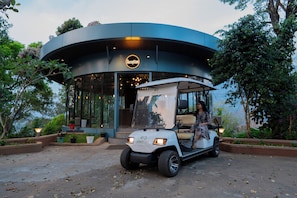 Reception - Eterno Camellia & Elettaria Luxury Resort Munnar (Pottankadu)