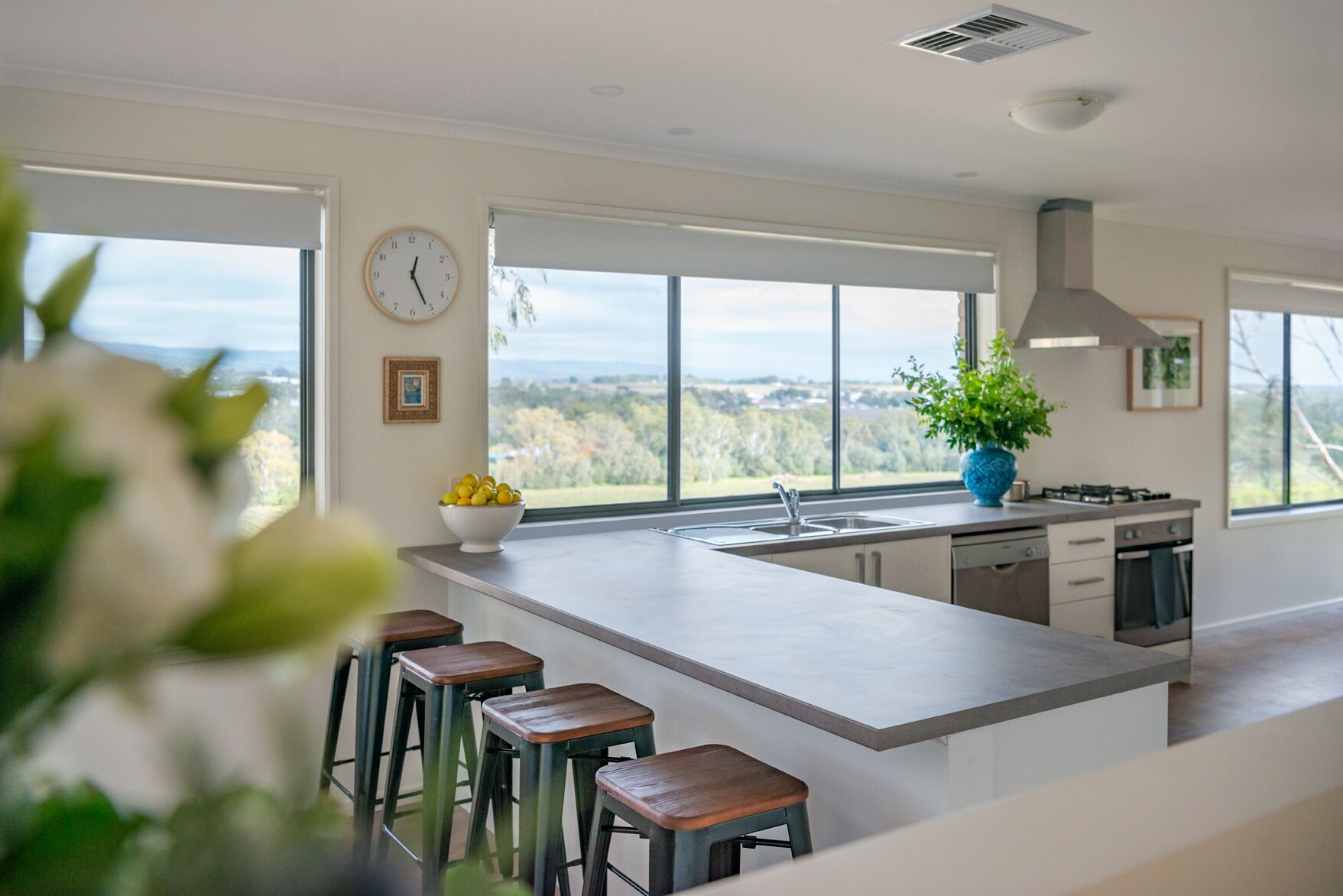 McLaren Vale Getaways - Hillside House — image 8