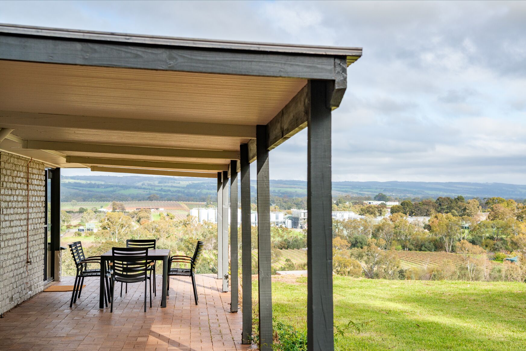 McLaren Vale Getaways - Hillside House — image 15