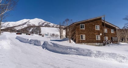 Annupuri Mountain View Lodge