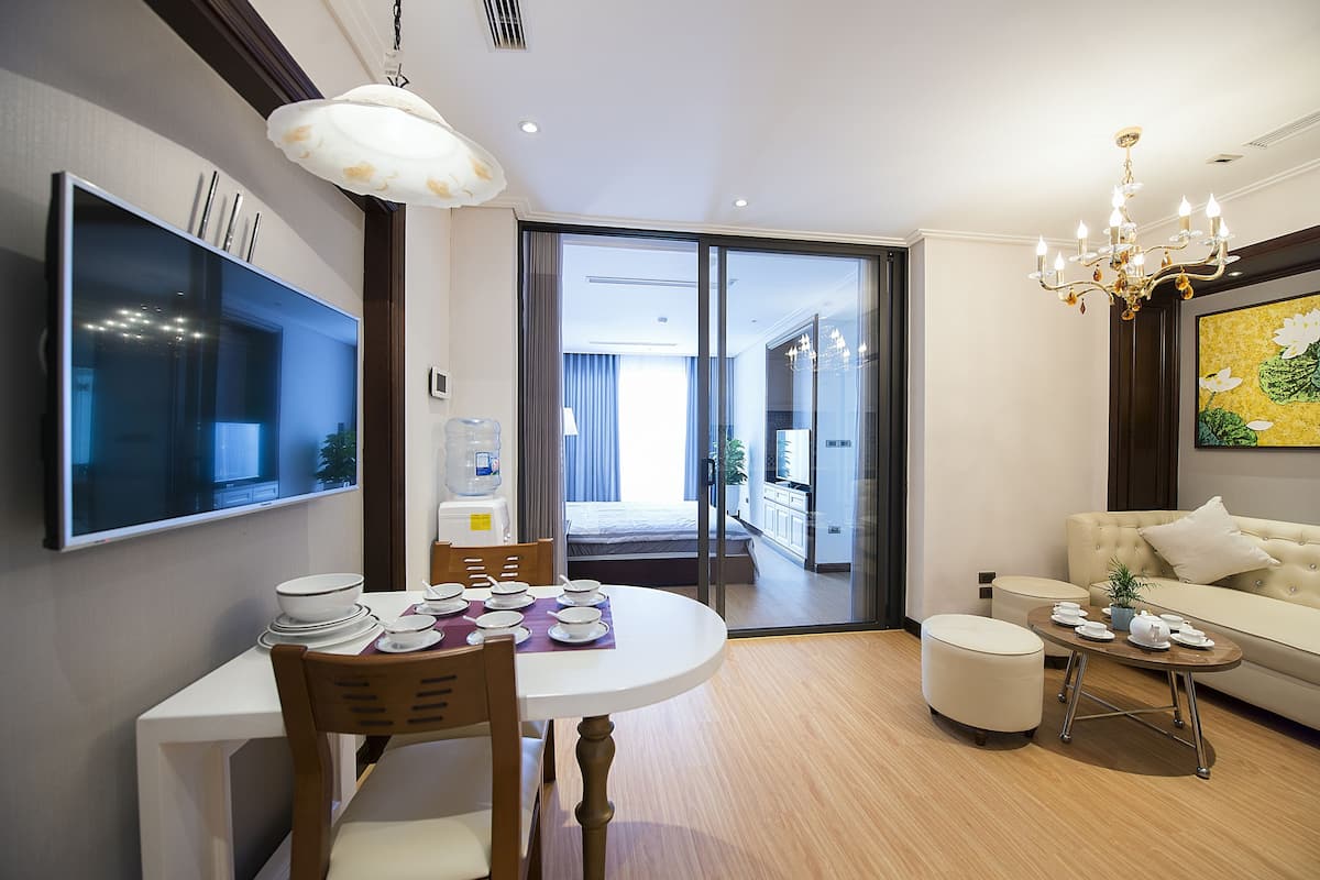 City Apartment | In-room dining