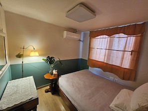 Family Room | Blackout drapes, soundproofing, free WiFi - Ri-In Mokpo (Mokpo)