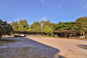 Parkir mandiri gratis