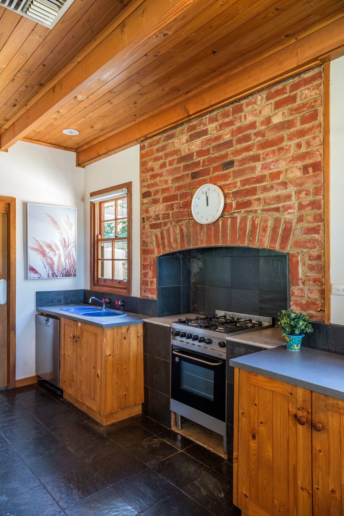 McLaren Vale Getaways - Clements House — image 4