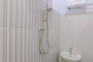 Shower, towels