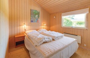 3 bedrooms, travel crib, free WiFi