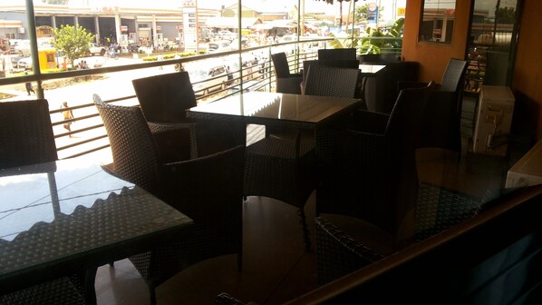 Lobby lounge - Palema Crown Hotel (Gulu)