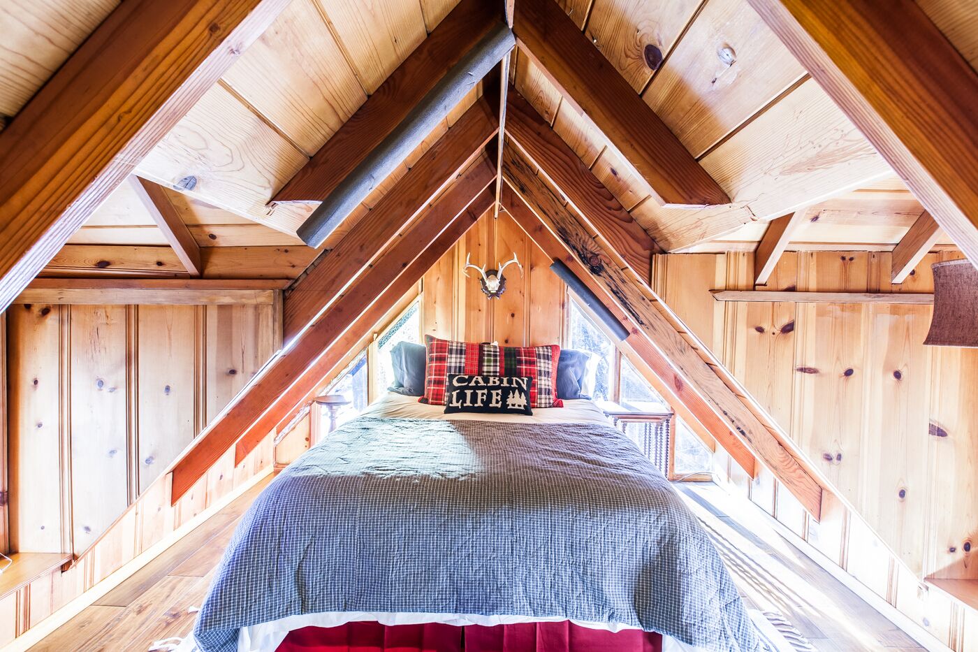 1940s Cozy, secluded cottage