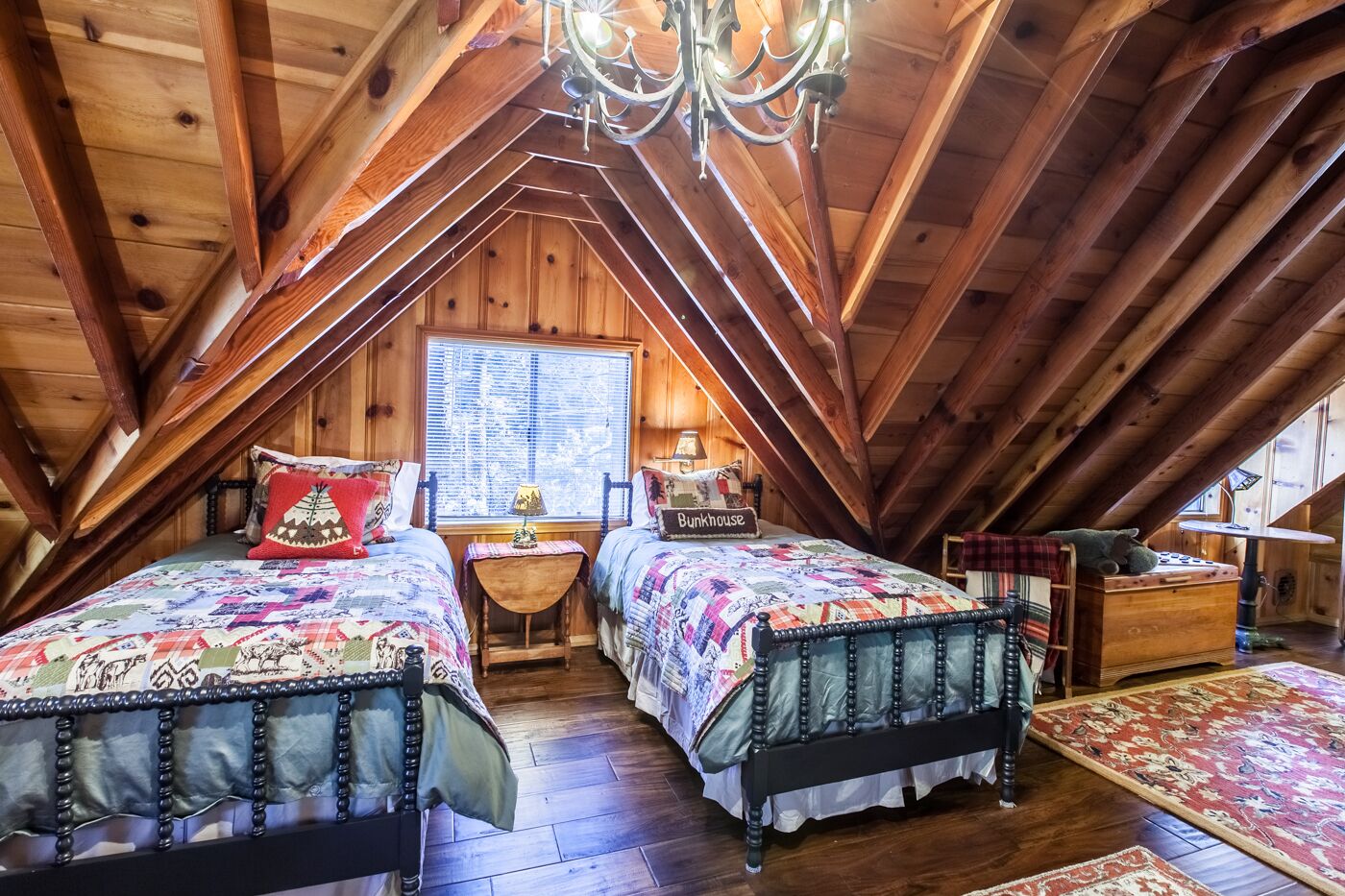 1940s Cozy, secluded cottage