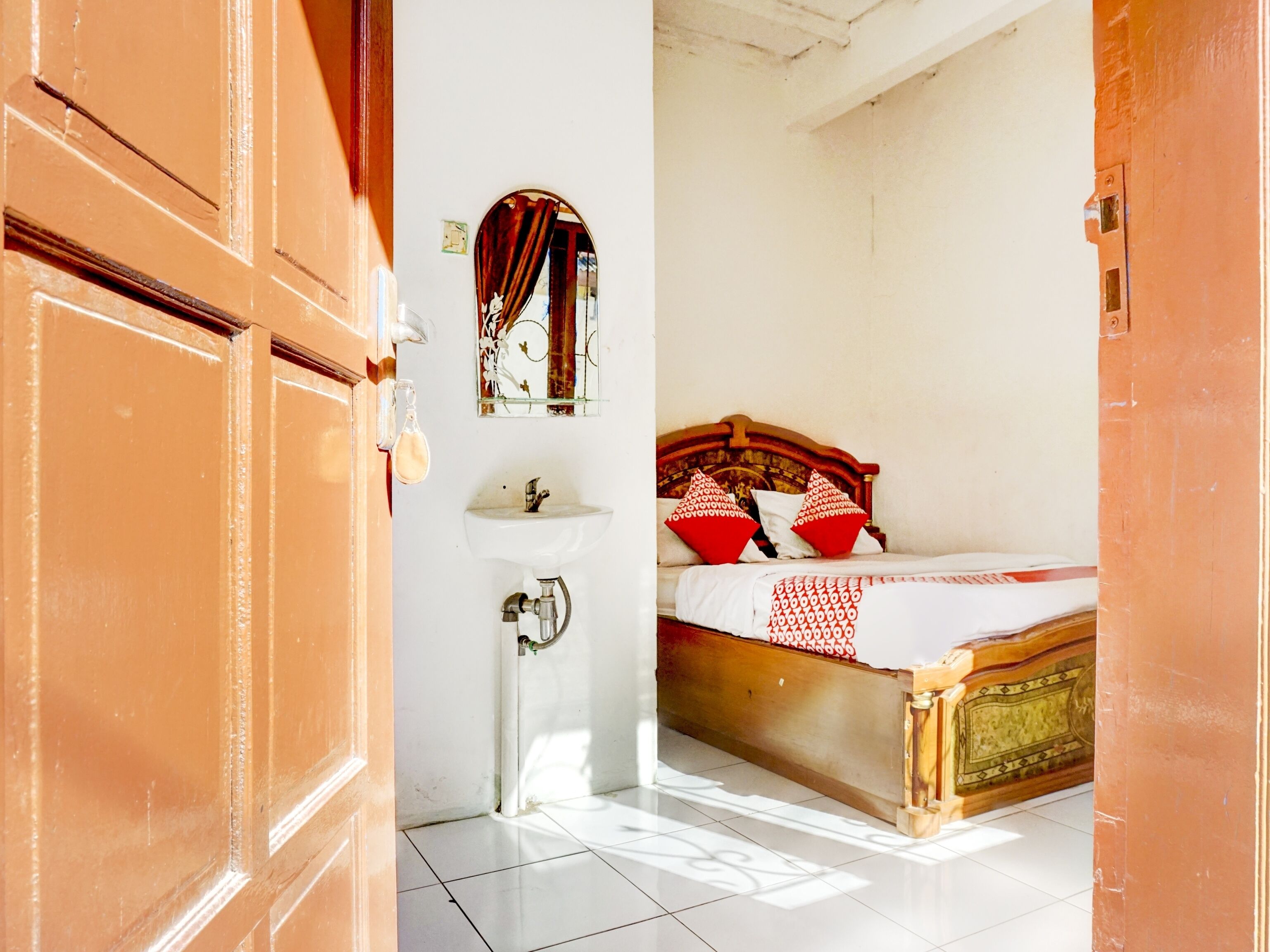 Standard Double Room | Desk, free WiFi, bed sheets