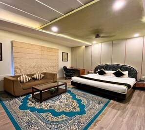 Kamar Bisnis | 1 kamar tidur, seprai antialergi, selimut bulu angsa, dan busa memori