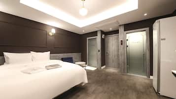 C Deluxe Room, River View | Wi-fi (inkludert) og sengetøy