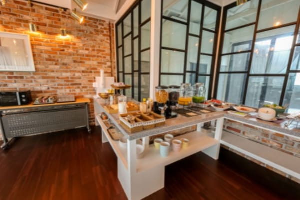 Café da manhã com buffet diário (KRW 10000 por pessoa)