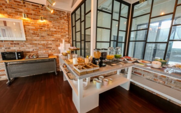 Päivittäinen buffetaamiainen (10000 KRW per henkilö)