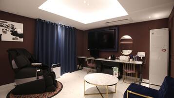 C Premium Room | Free WiFi, bed sheets