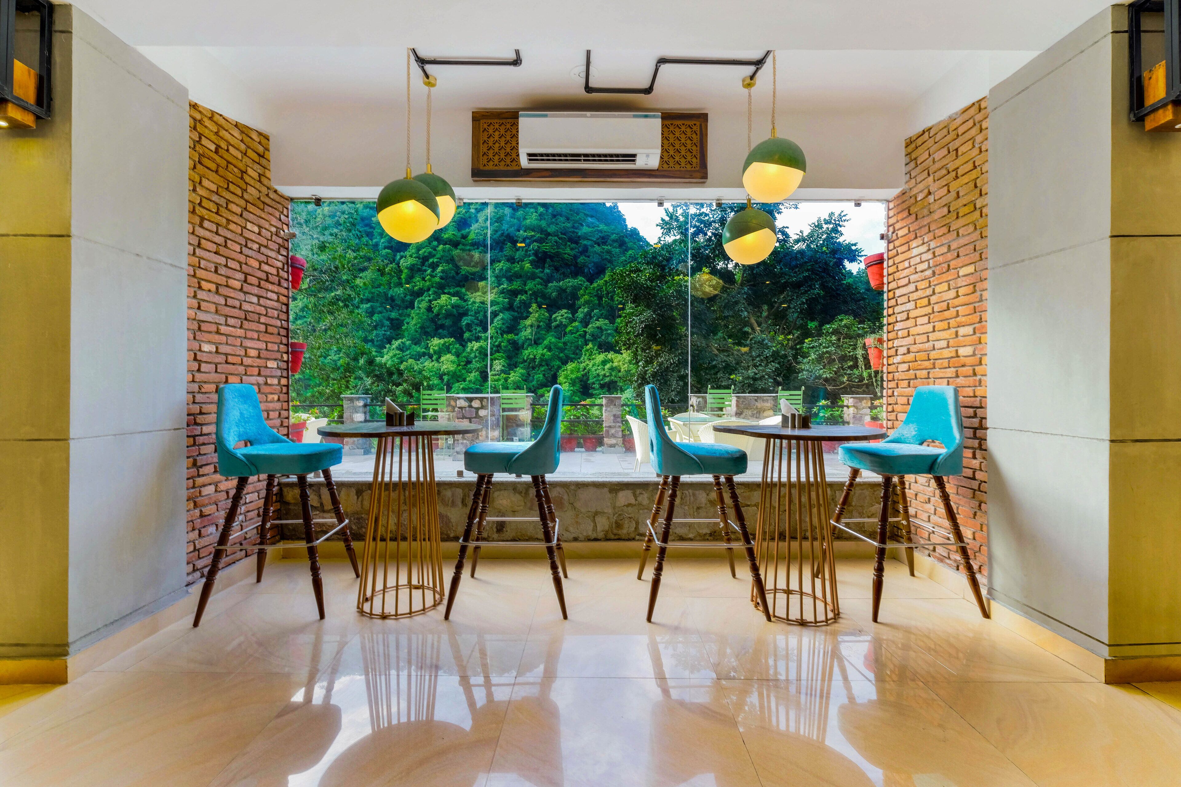 Breakfast, lunch, dinner served; Indian cuisine 