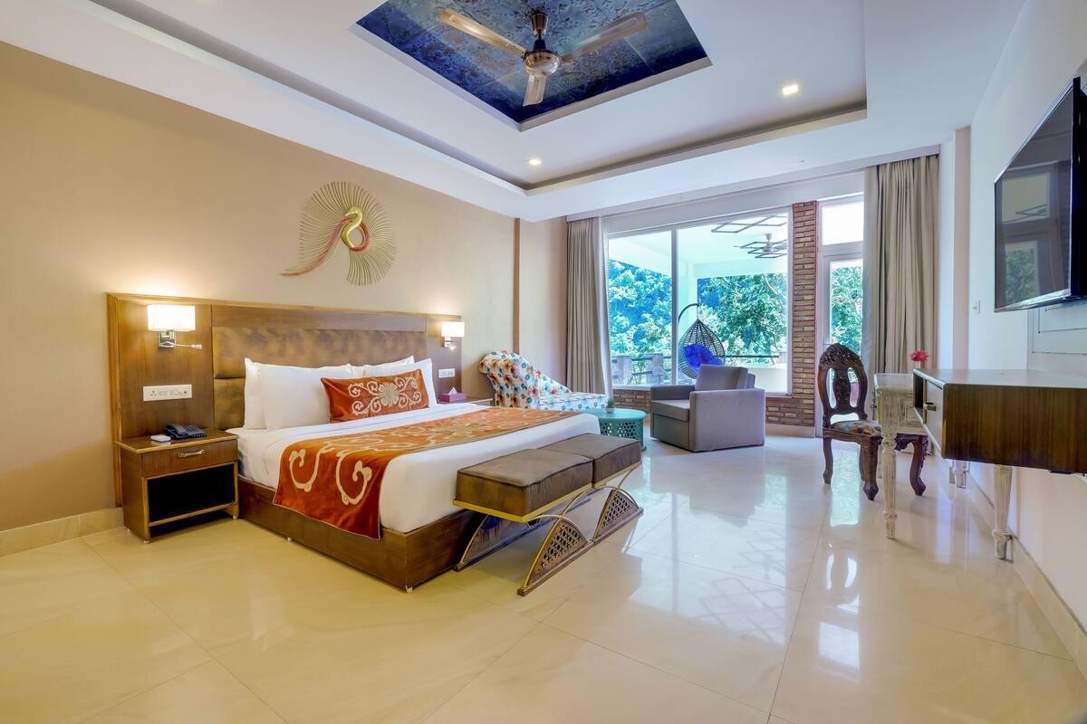 Suite, Terrace | Egyptian cotton sheets, premium bedding, in-room safe, desk