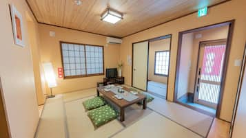 Private Vacation Home | 2 bedrooms, WiFi (free), bed sheets