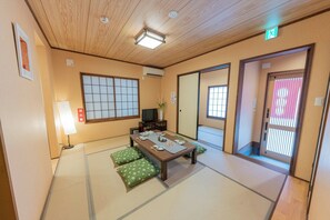 Private Vacation Home | 2 bedrooms, WiFi (free), bed sheets - Yadoya Hakutei-An (Tokyo)
