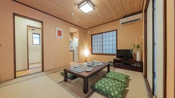 Private Vacation Home | 2 bedrooms, WiFi (free), bed sheets
