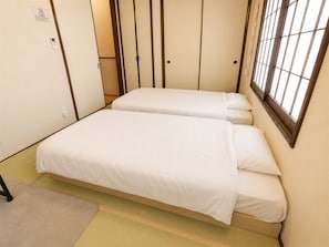 Private Vacation Home | 2 bedrooms, WiFi (free), bed sheets - Yadoya Hakutei-An (Tokyo)