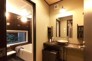 House (Private Vacation Home) | Bilik Mandi | Tab mandi dan pancuran berasingan, kelengkapan dandanan diri percuma 