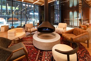 ロビー応接スペース