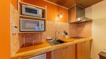 Private Vacation Home | Private kitchenette | Fridge, microwave, stovetop, rice cooker