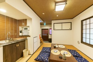 Private Vacation Home | 2 bedrooms, free WiFi, bed sheets - Yadoya Asakusa Sen no Kawa (Tokyo)