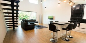 D-Type | 房內用餐區