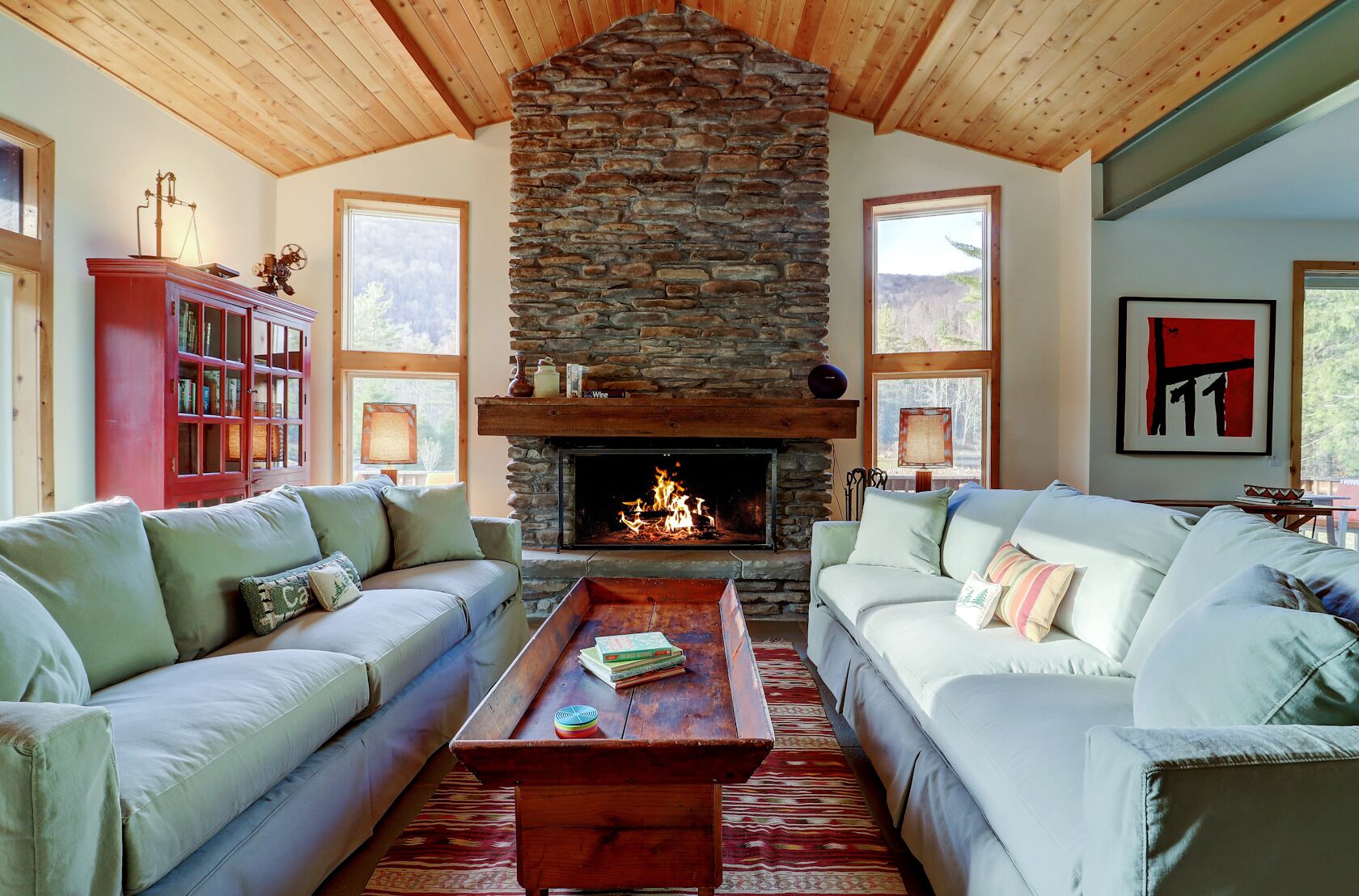 Incredible Lake House with Stunning Mountain Views (swimming lake)