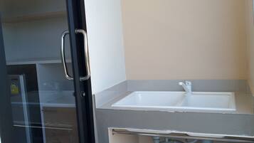 Standard Twin Room | Lanai