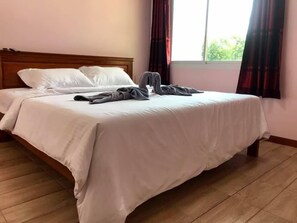 Standard Room | 1 bedroom, premium bedding, free WiFi, bed sheets - Reuan Jao Ngao Resort (Maha Rat)