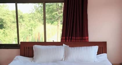 Reuan Jao Ngao Resort